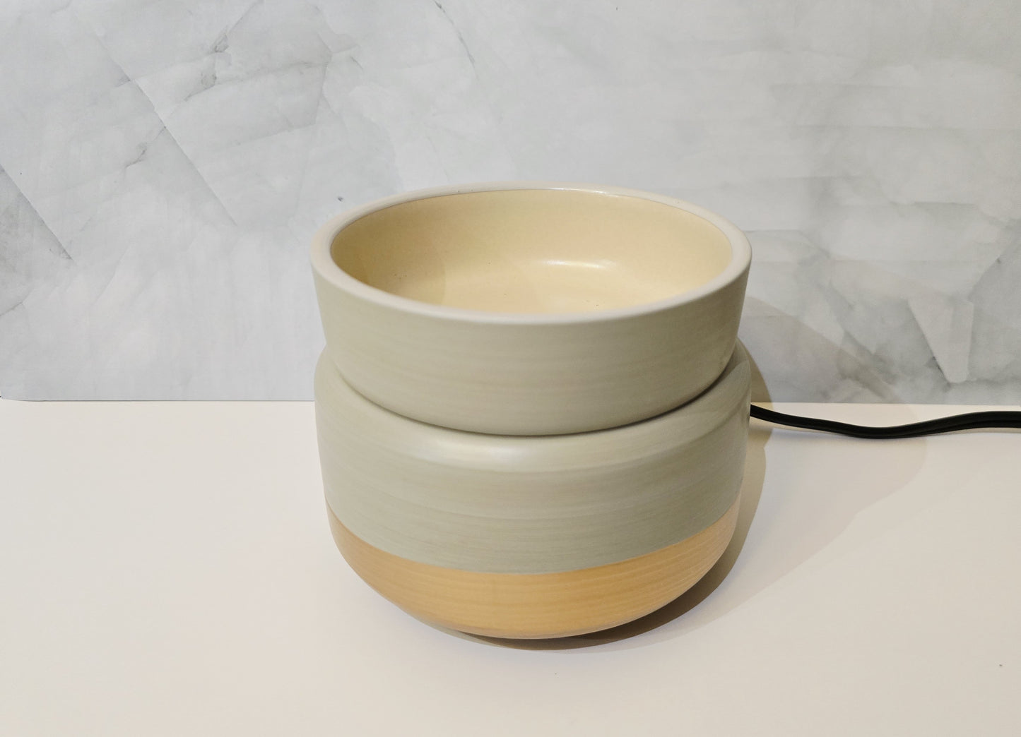 2-in-1 Fragrance Warmer Plate – Gray & Gold Accent