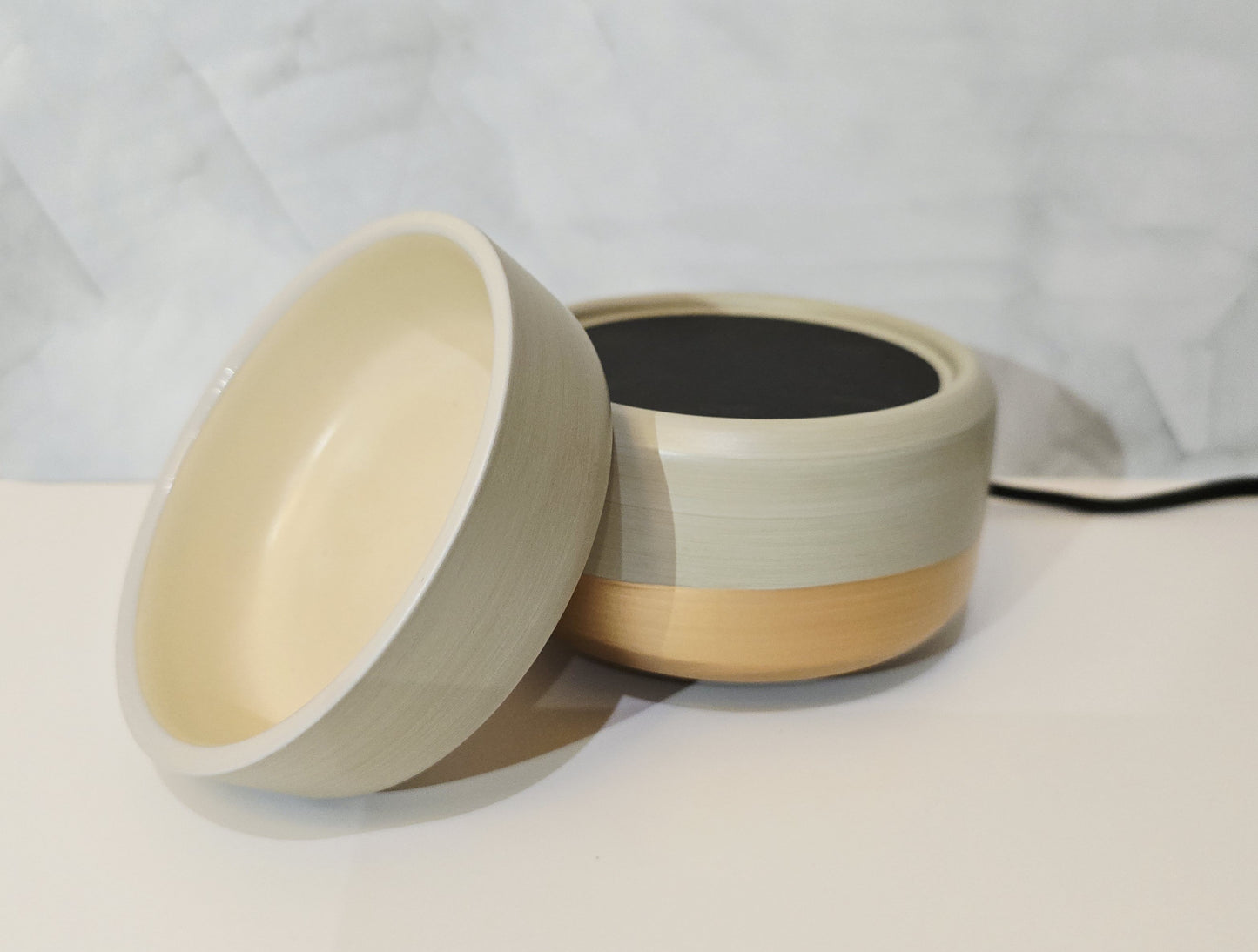 2-in-1 Fragrance Warmer Plate – Gray & Gold Accent