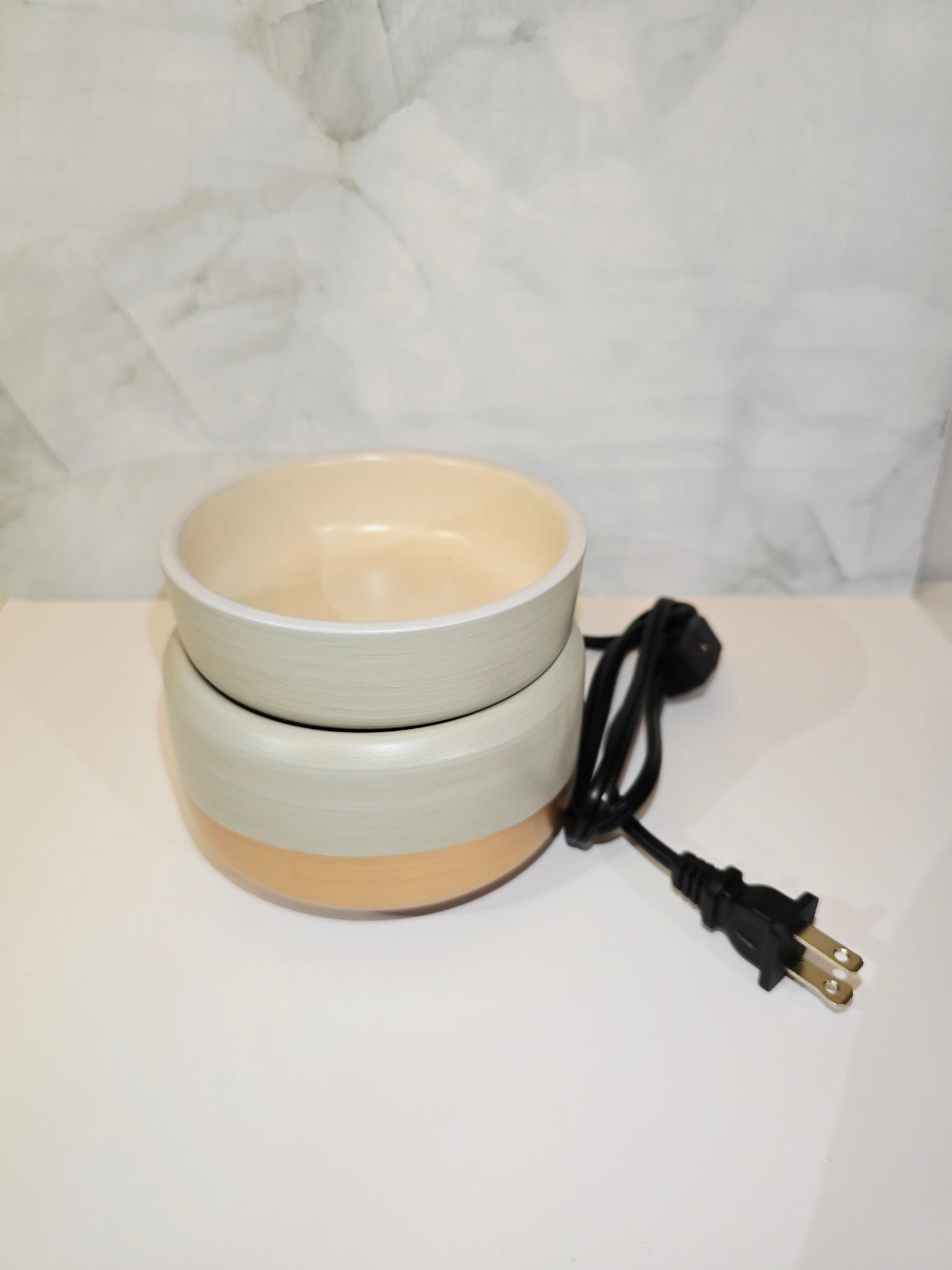 2-in-1 Fragrance Warmer Plate – Gray & Gold Accent